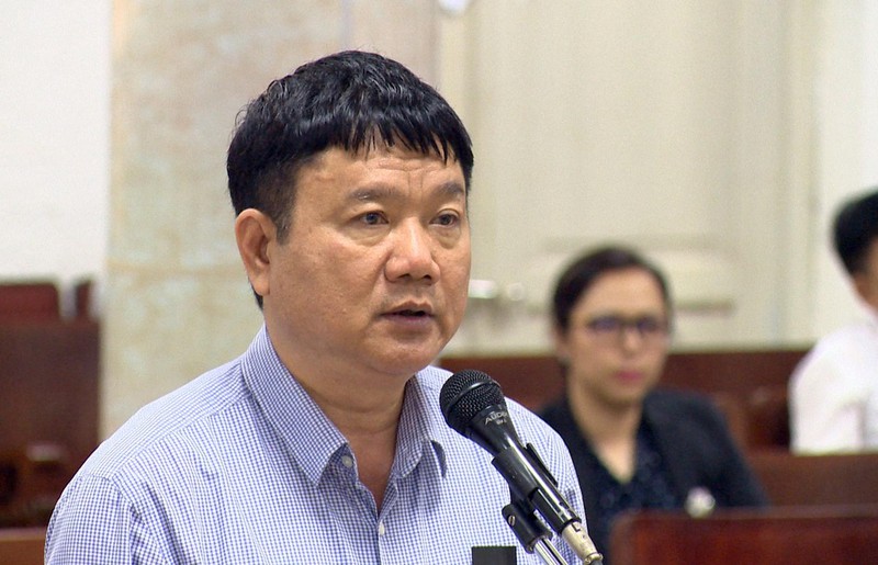 ong dinh la thang va nhung lan "sa chan" tai tap doan dau khi viet nam hinh 5