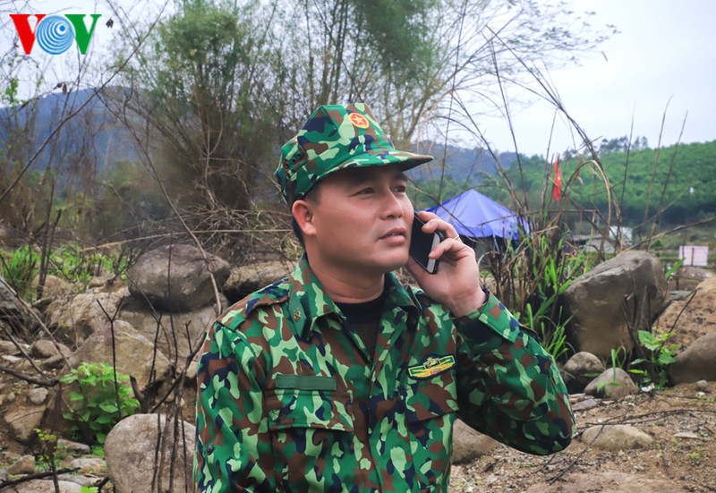 anh: nhung nguoi linh can man ngan chan dich benh noi vung bien hinh 9