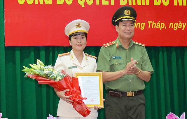 dong thap co nu pho giam doc cong an dau tien  hinh 1