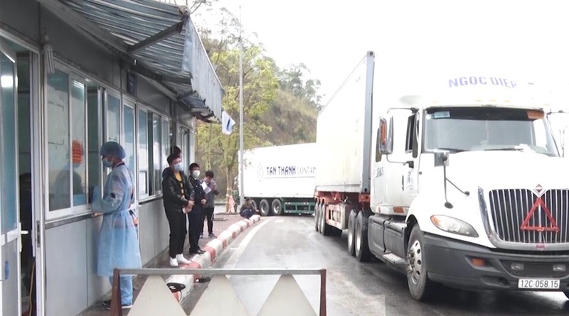 ton dong 2.300 xe hang nong san nam cho xuat khau hinh 2