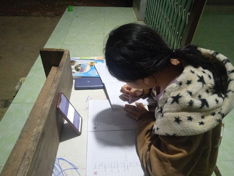 "dang ne" voi ty le hoc truc tuyen o mot truong tieu hoc lao cai hinh 2