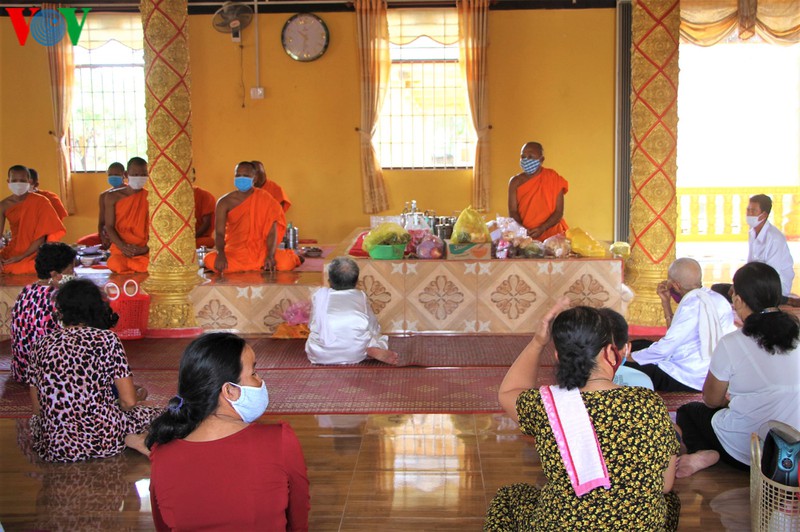 dong bao khmer nam bo don tet chol chnam thmay voi tinh than chong dich hinh 17