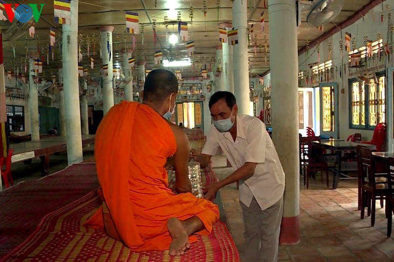 dong bao khmer nam bo don tet chol chnam thmay voi tinh than chong dich hinh 8