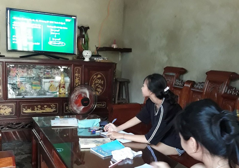 hoc sinh mien nui tai hue kho khan trong viec hoc qua mang hinh 1