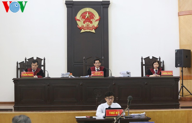 xin hoan phien xu vi ly do suc khoe, ong nguyen bac son van buoc phai hau toa hinh 2