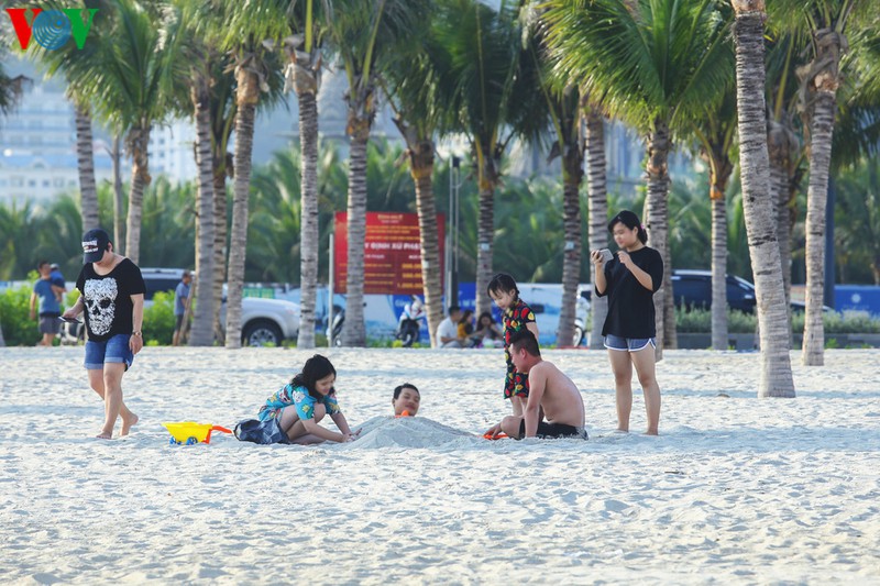 quang ninh: nguoi ha long don ky nghi le khac la hinh 10