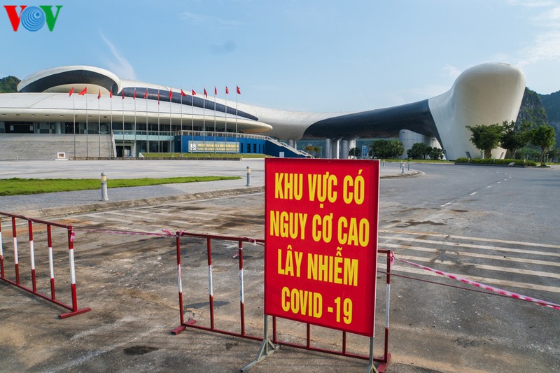 quang ninh: nguoi ha long don ky nghi le khac la hinh 3
