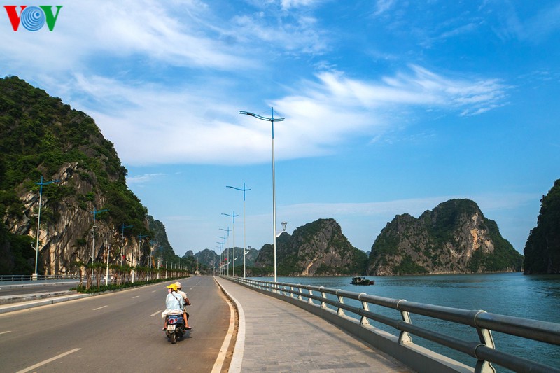 quang ninh: nguoi ha long don ky nghi le khac la hinh 4