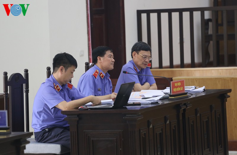 cuu giam doc thua nhan giup phan van anh vu thau tom "dat vang" hinh 2