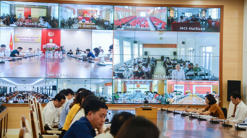 quang ninh: lan dau to chuc tiep xuc cu tri truc tuyen tren toan tinh hinh 1
