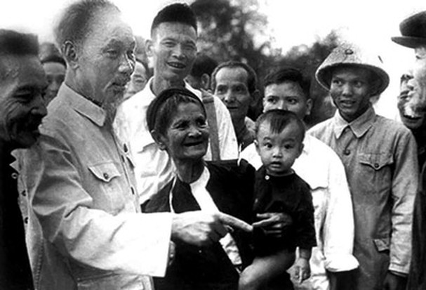 lan cuoi bac ve tham que, toi dung lang nhin nguoi mung mung tui tui hinh 1