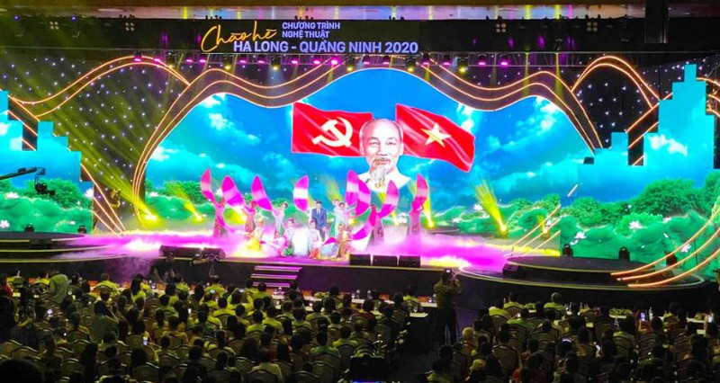ruc ro "chao he ha long - quang ninh 2020" hinh 1