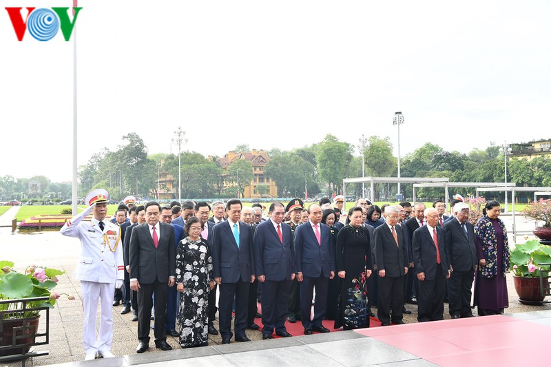 anh: toan canh le ky niem 130 nam ngay sinh chu tich ho chi minh hinh 2