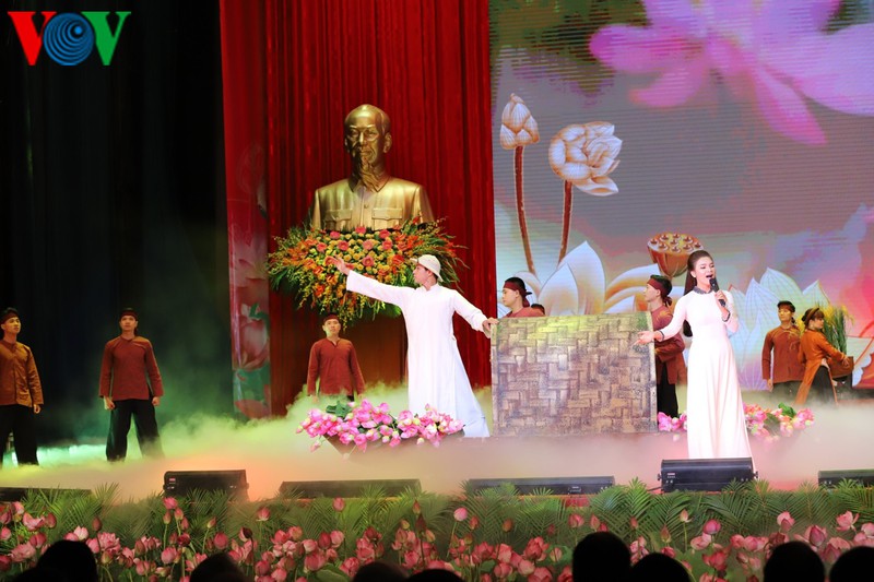 anh: toan canh le ky niem 130 nam ngay sinh chu tich ho chi minh hinh 8