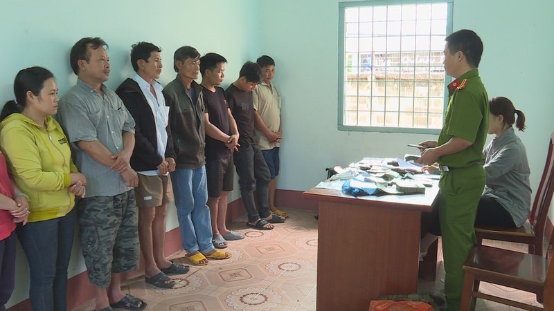 ghi lo de 200 trieu/ngay, 10 doi tuong bi xu ly hinh su   hinh 1