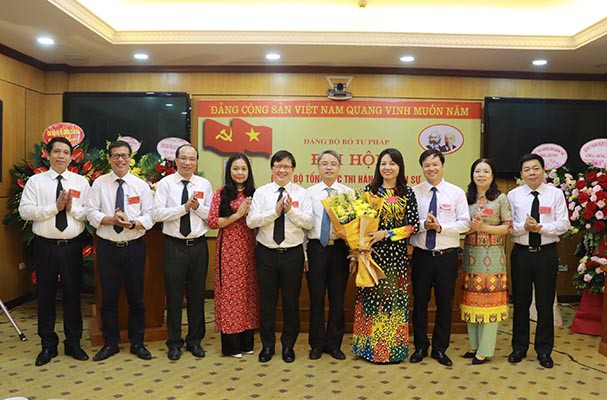 ong nguyen quang thai lam bi thu dang uy tong cuc thi hanh an dan su hinh 2