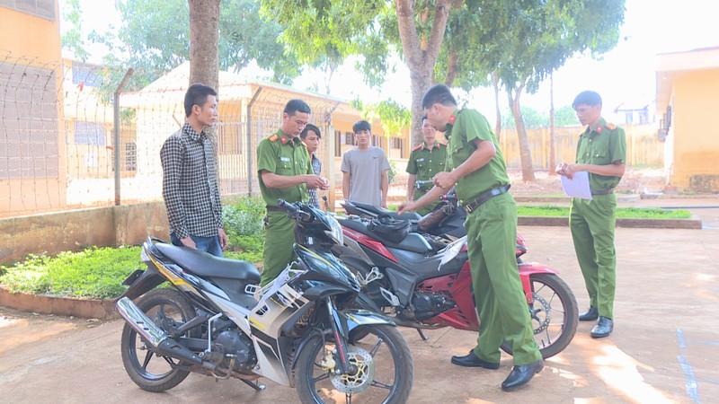 bat nhom doi tuong chuyen trom cap xe may tren dia ban tay nguyen hinh 1