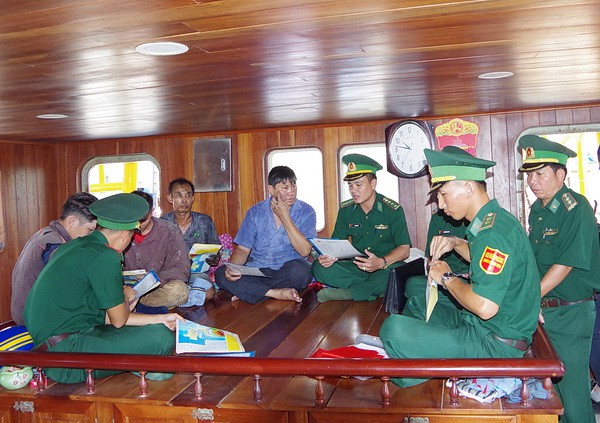 xu ly manh tay ngu dan danh bat ca vi pham vung bien nuoc ngoai hinh 1