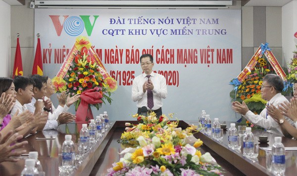 lanh dao da nang chuc mung vov nhan ky niem ngay bao chi cach mang  hinh 1
