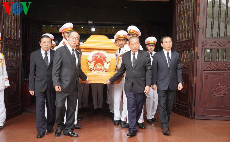 anh: le truy dieu, tien dua nha tinh bao tran quoc huong hinh 13