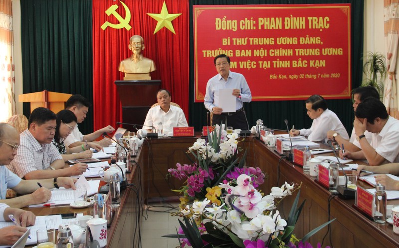 ong phan dinh trac: phai tham tra, xac minh nhan su cap uy cho tot hinh 1