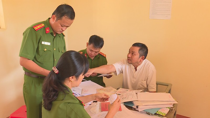 mot thanh tra bi khoi to vi "voi" 150 trieu dong hinh 1