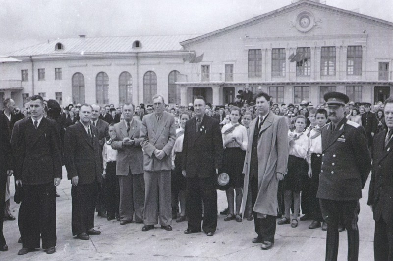 anh tu lieu: bac ho tham tinh sverdlovsk, lien bang nga hinh 4