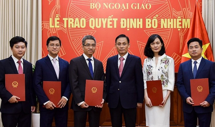 bo nhiem nhan su moi bo ngoai giao hinh 1
