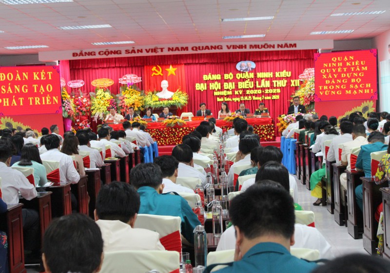 ong nguyen tien phong tai dac cu bi thu quan uy ninh kieu – can tho hinh 2