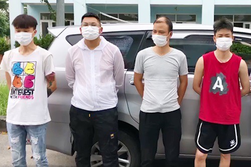 bat 5 nguoi trung quoc nhap canh trai phep o cao toc noi bai - lao cai hinh 1