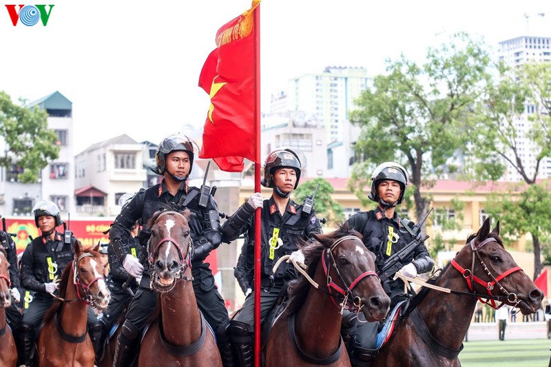 bieu dien ky binh, dien tap chong bao dong trong hoi khoe cong an hinh 3