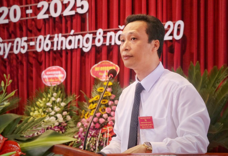 ong le khanh hoa tiep tuc duoc bau giu chuc bi thu huyen uy nam po hinh 1