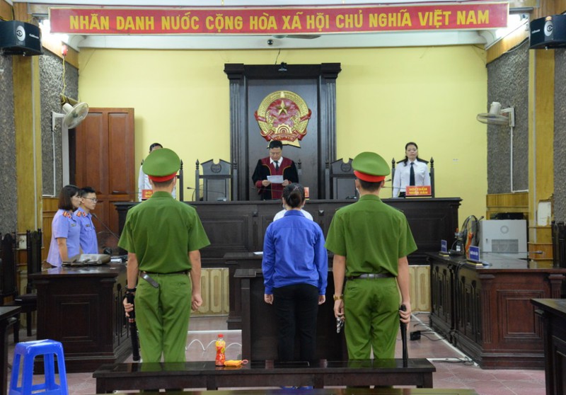 lua dao ban khau trang qua facebook, nu bi cao linh an tu hinh 2