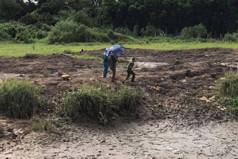 di cau ca cung nguoi than, 2 chau be o binh duong bi duoi nuoc hinh 1