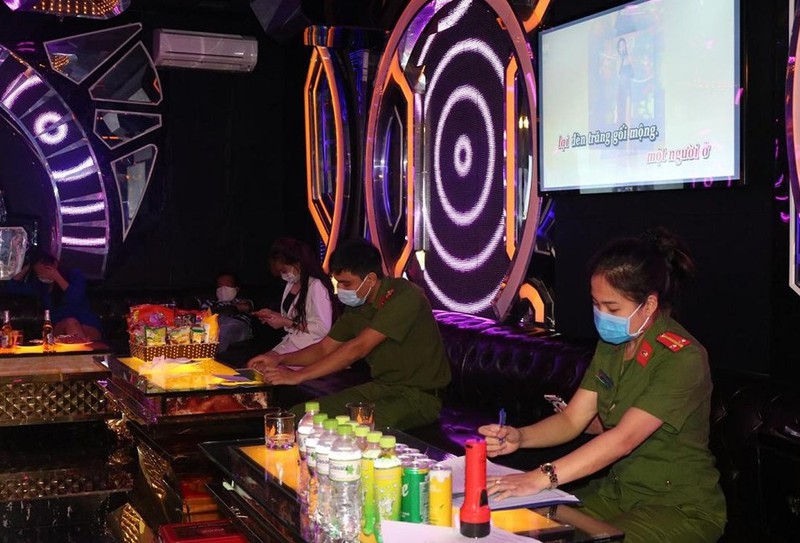 hai phong phat hien, xu ly quan karaoke bat chap lenh cam hinh 1
