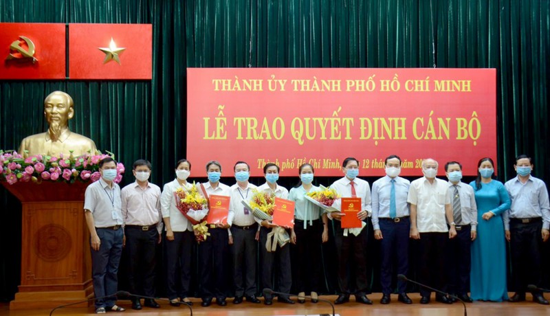 sau ky luat, chu tich quan thu duc duoc dieu ve thanh uy tphcm hinh 1